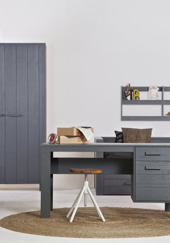 WOOOD Dennis skrivebord, m. 1 lge, 1 hylde og 1 skuffe - stlgr fyrretr (141x59)