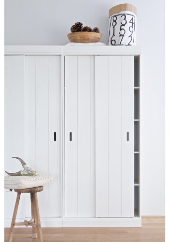 WOOOD Row garderobeskab, m. 2 skydelger og hylder - hvid fyrretr og melamin