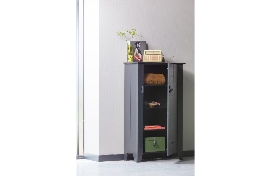 WOOOD Gus bondeskab, m. 1 lge og 3 hylder - sort fyrretr