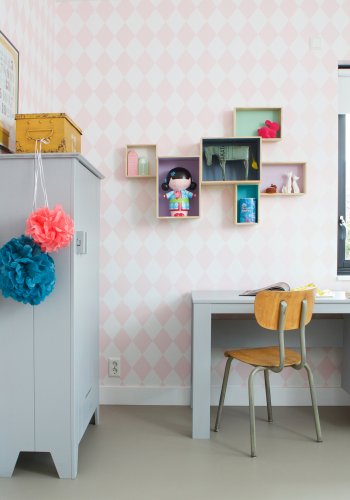 WOOOD Dennis skrivebord, m. 1 lge, 1 hylde og 1 skuffe - betongr fyrretr (141x59)