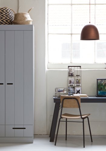 WOOOD Connect garderobeskab, m. 2 lger, 1 hylde, 1 bjlestang og 2 skuffer - betongr fyrretr