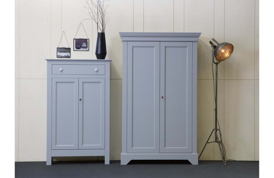 WOOOD Isabel skab, m. 2 lger og 4 hylder - betongr fyrretr og melamin