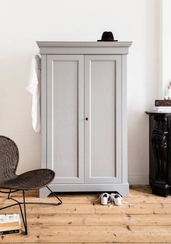 WOOOD Isabel skab, m. 2 lger og 4 hylder - betongr fyrretr og melamin