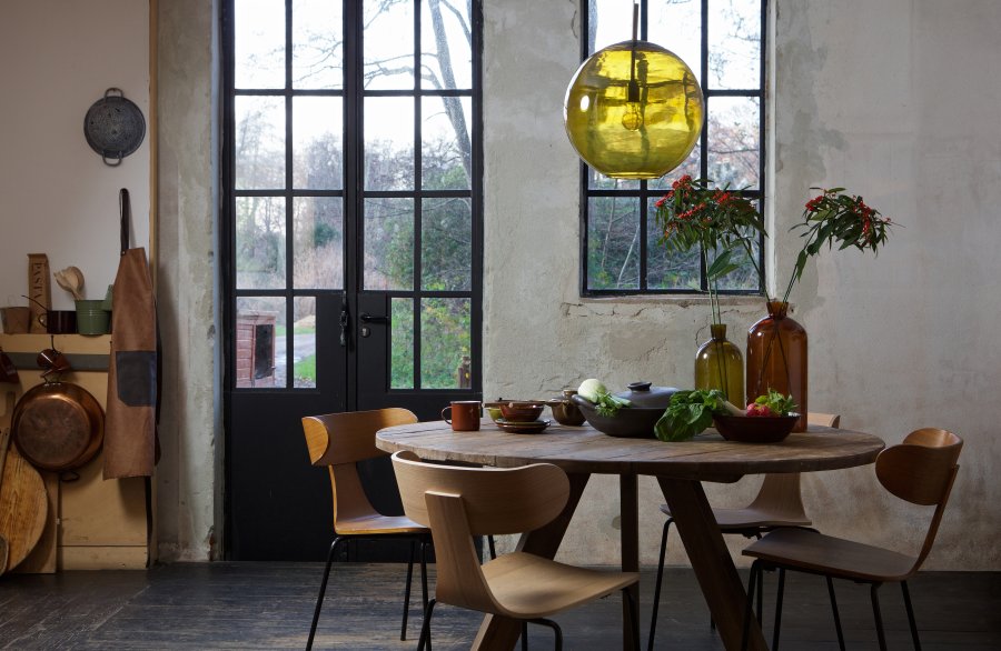 BEPUREHOME Collection spisebordsstol - brun askefinér og sort stl