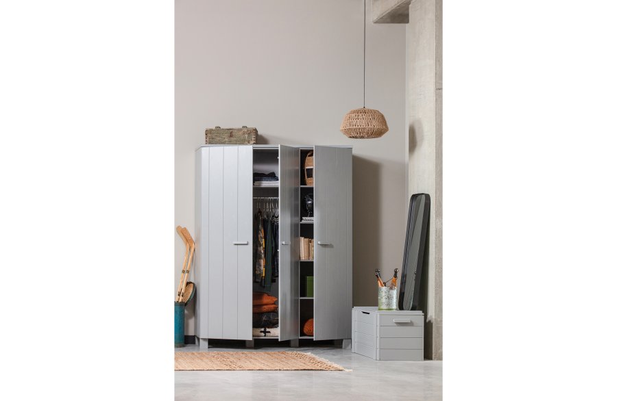 WOOOD Dennis garderobeskab til brn, m. 3 lger, 5 hylder og 1 bjlestang - beton gr fyrretr