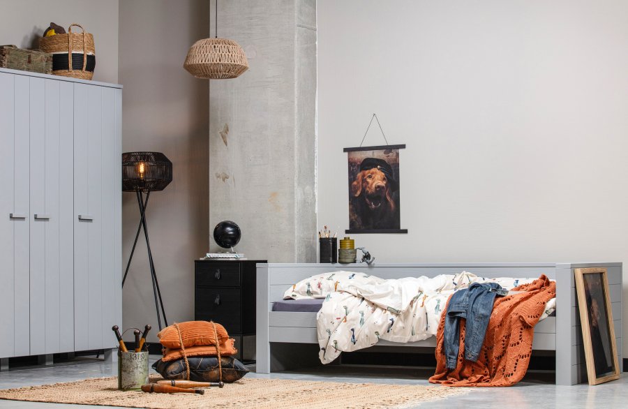 WOOOD Dennis garderobeskab til brn, m. 3 lger, 5 hylder og 1 bjlestang - beton gr fyrretr