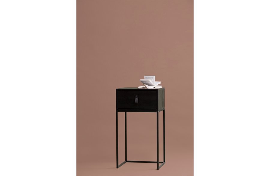 WOOOD Zola sengebord, m. 1 skuffe - sort tr og metal (40x35)