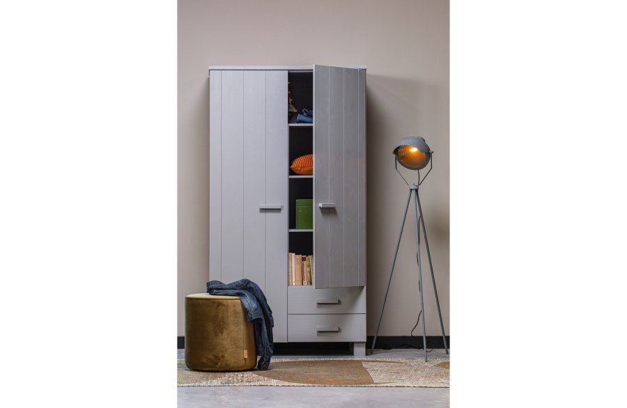 WOOOD Dennis garderobeskab, m. 2 lger, 3 hylder og 2 skuffer - beton gr fyrretr og melamin