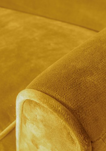 WOOOD Rocco XL sofa - okker polyester og sort birketr