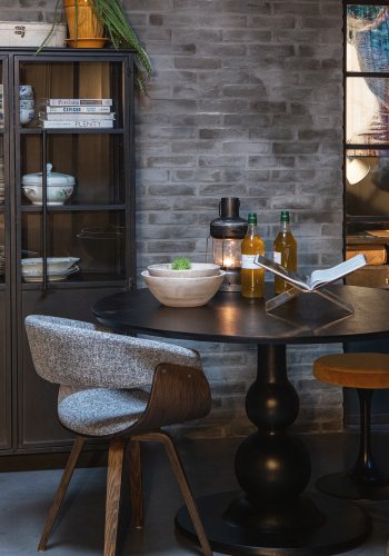 BEPUREHOME Collection vitrineskab, m. 2 lger og 4 hylder - glas og sort jern