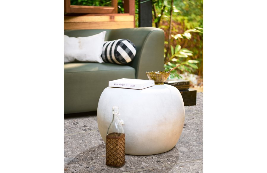 VTWONEN Pebble sofabord til inde og ude, rund - hvid fiberler (50)