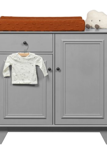 WOOOD Lily skab, m. 2 lger, 1 skuffe og to hylder - varm gr fyrretr