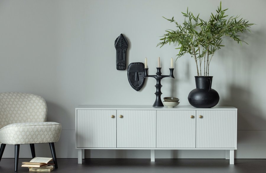 WOOOD Madu TV-bord, m. 4 lger og 2 hylder - skygr fyrretr og metal (160x46)