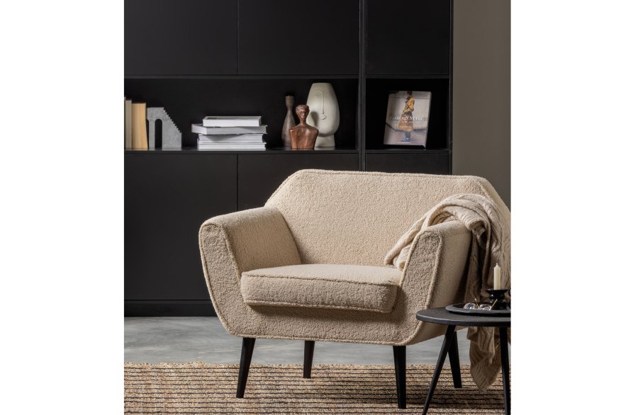 WOOOD Rocco lnestol - sand polyester bamsestof og sort birketr