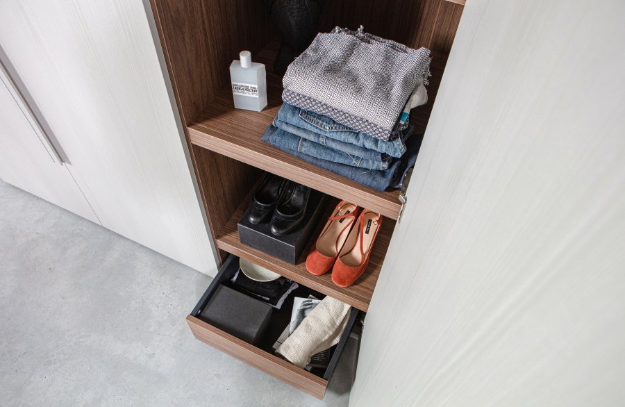 WOOOD Rens garderobeskab, m. 3 lger, 4 hylder, 1 bjlestang, 3 skuffer - stengr/brun valnddefinér