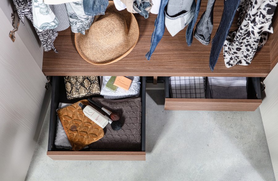 WOOOD Rens garderobeskab, m. 3 lger, 4 hylder, 1 bjlestang, 3 skuffer - stengr/brun valnddefinér