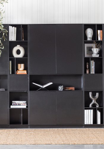 WOOOD EXCLUSIVE Finca skab, bent, m. 1 push to open lge og hylder - sort fyrretr