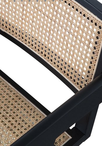 WOOOD EXCLUSIVE Gunn spisebordsstol, m. armln - natur rattan og sort fyrretr