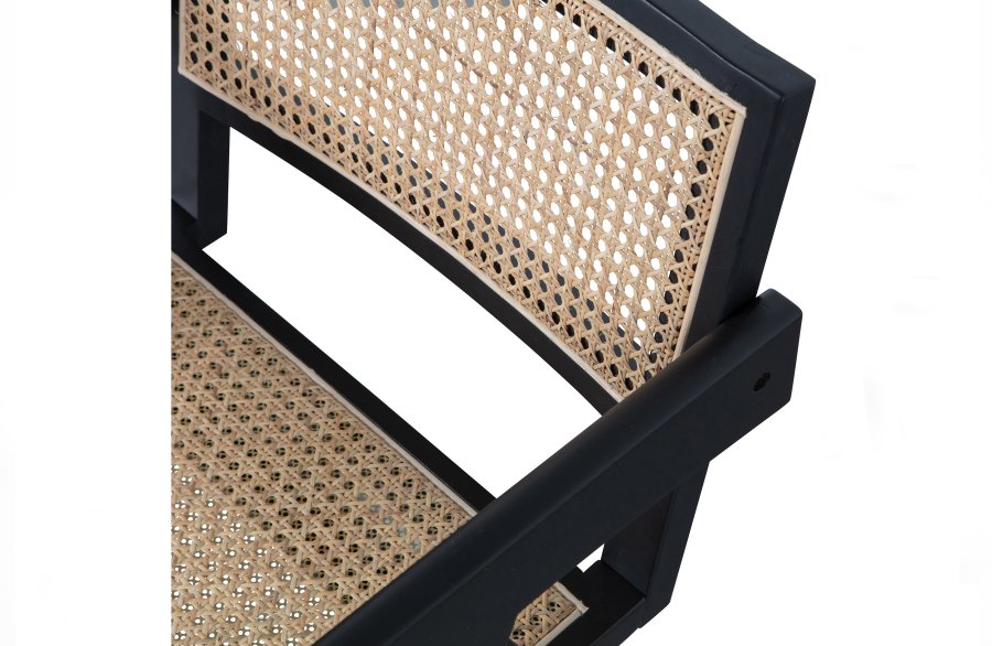 WOOOD EXCLUSIVE Gunn spisebordsstol, m. armln - natur rattan og sort fyrretr