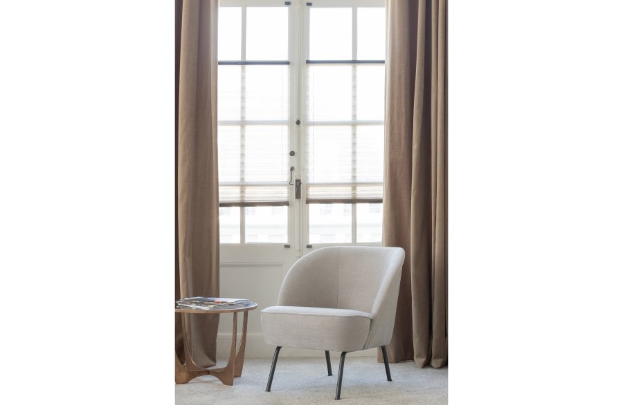 BEPUREHOME Vogue lnestol - sand polyester/viskose stof og sort metal