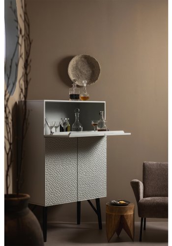 BEPUREHOME Carved barskab, m. 3 lger og 2 hylder - tgegr mangotr og fyrretr