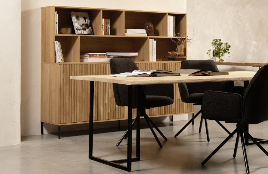 WOOOD EXCLUSIVE New Gravure skab, m. 4 push to open lger og hylder - natur egefinér og sort metal