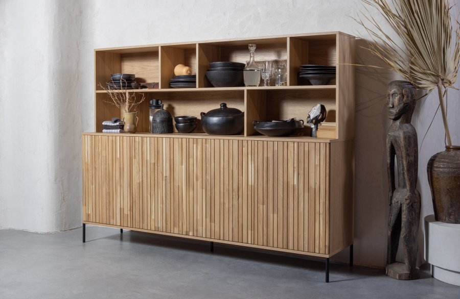 WOOOD EXCLUSIVE New Gravure skab, m. 4 push to open lger og hylder - natur egefinér og sort metal