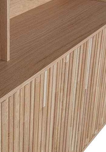 WOOOD EXCLUSIVE New Gravure skab, m. 4 push to open lger og hylder - natur egefinér og sort metal