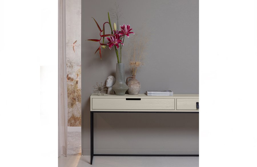 WOOOD Silas sidebord, m. 2 skuffer - dust (gr/sand) brstet fyrretr og sort metal (140x40)