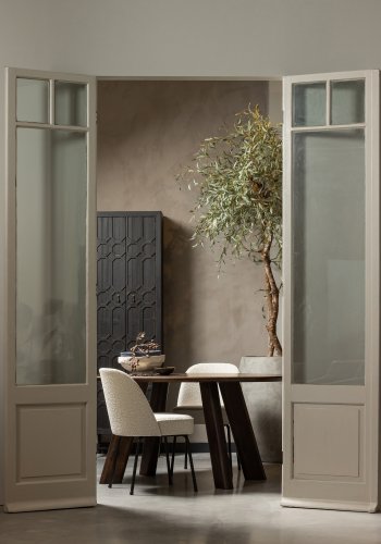 BEPUREHOME Vogue spisebordsstol - natur bouclé polyester stof og sort metal