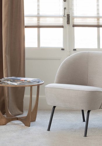 BEPUREHOME Vogue lnestol - natur bouclé polyester stof og sort metal