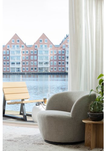 WOOOD EXCLUSIVE Serra drejestol - sand polyester