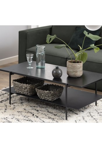 ACT NORDIC Angus sofabord, m. hylde - sort melamin ask og sort metal (115x60)