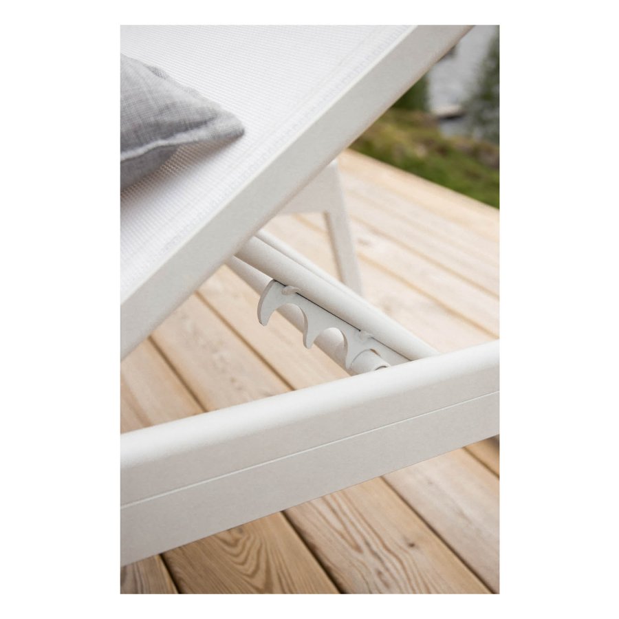 VENTURE DESIGN Mexico udendrs liggestol - hvid stof og aluminium 