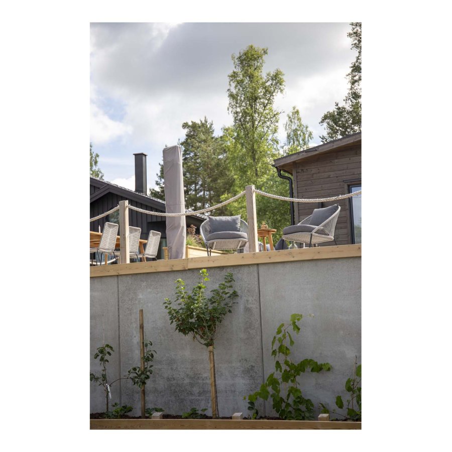 VENTURE DESIGN rund Chania udendrs sidebord - natur akacietr (40)