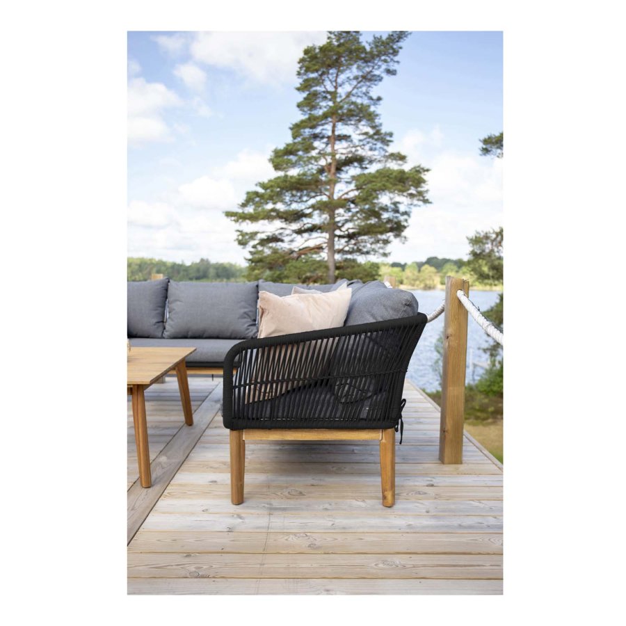 VENTURE DESIGN Chania udendrs sofast - natur akacietr og sort stl 