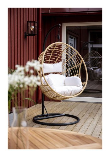 VENTURE DESIGN rund Viga udendrs hngestol m. hynde - offwhite stof, natur rattan og sort stl