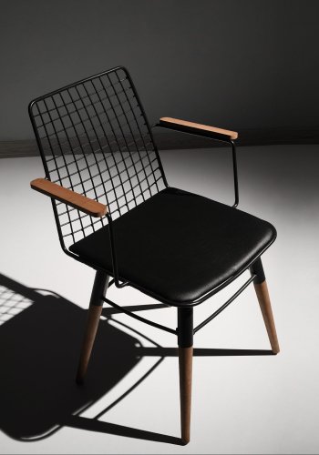 NORDVÄRK Trend spisebordsstol, m. armln - sort lder og valnd/sort metal (st med 2)