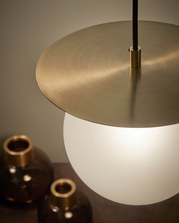 KAVE HOME Manz loftlampe - frostet glas og messing metal 