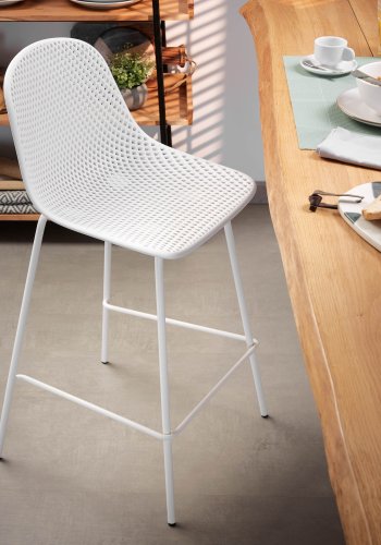 KAVE HOME Quinby udendrs barstol, m. rygln og fodsttte - hvid polypropylen og stl