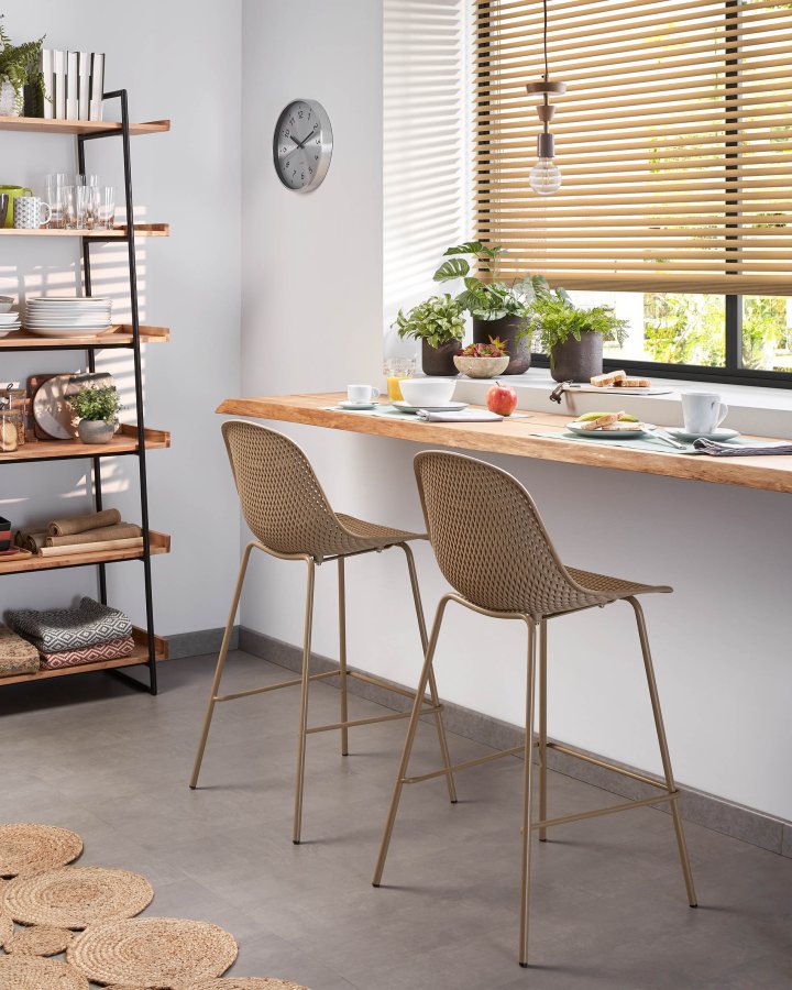 KAVE HOME Quinby barstol m. rygln og fodsttte - beige plast og metal