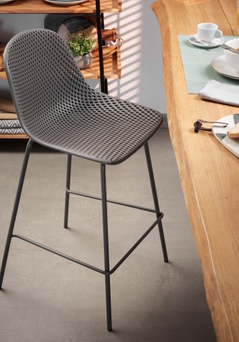 KAVE HOME Quinby udendrs barstol, m. rygln og fodsttte - gr polypropylen og stl