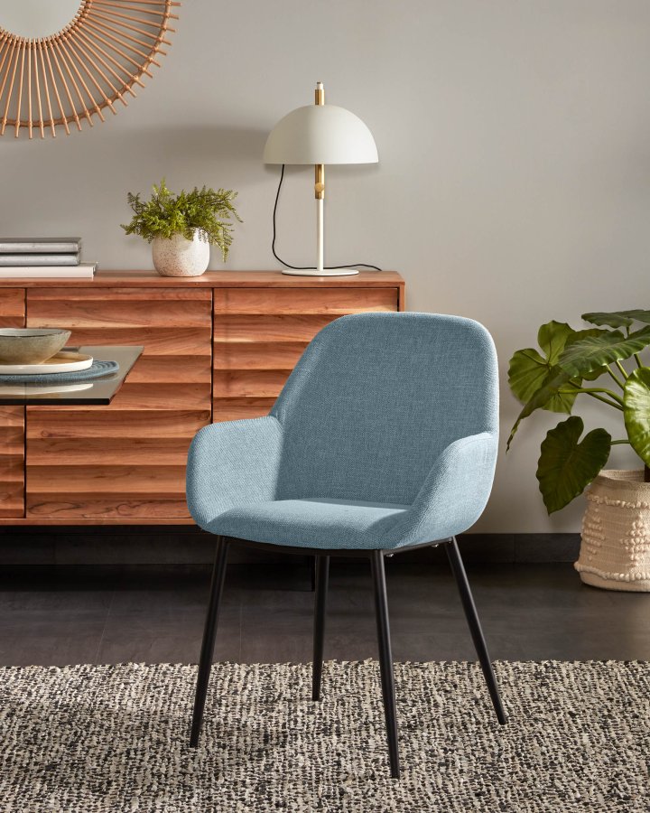 KAVE HOME Konna lnestol, m. armln - bl stof og sort stl