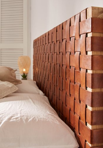 KAVE HOME Calixta sengegavl - brun lder og natur teaktr (til 150 cm senge)