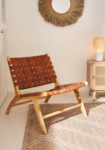 KAVE HOME Calixta loungestol, u. armln - brunt hndflettet lder og natur teaktr
