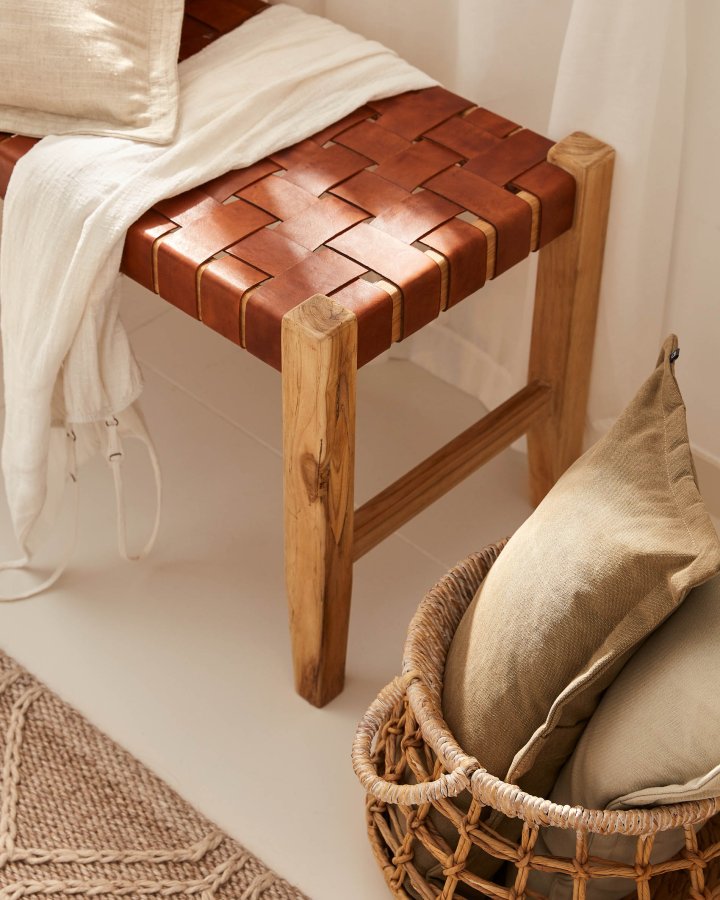 KAVE HOME Calixta bnk, rektangulr - brun lder og natur teaktr (120x40)