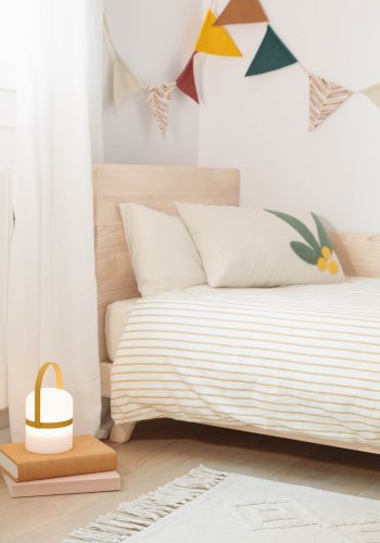 KAVE HOME Janvir genopladelige bordlampe - hvid plast og sennepsgul metal