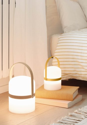 KAVE HOME Janvir genopladelige bordlampe - hvid plast og sennepsgul metal