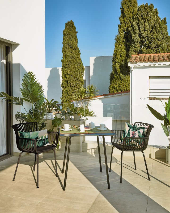 KAVE HOME kvadratisk Ulrich cafébord - sort polycement og stl (75x75)