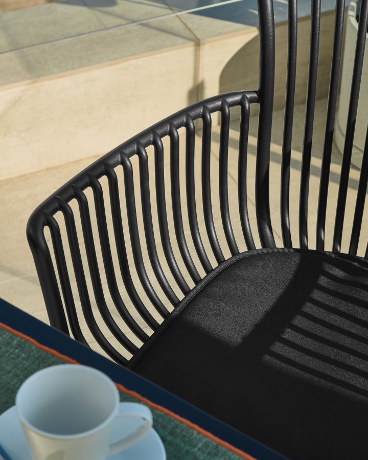 KAVE HOME Surpika havestol, m. armln og hynde - sort plast